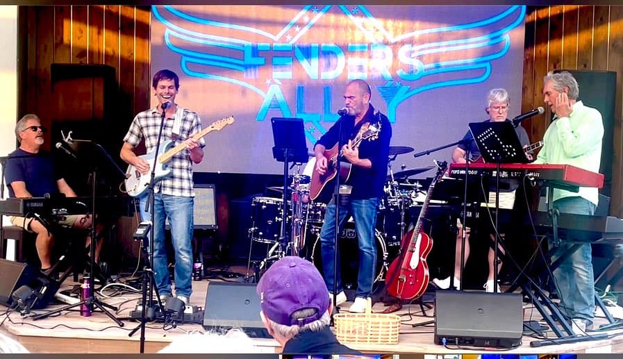 Tetris Lounge / Nowhere Men photo 4